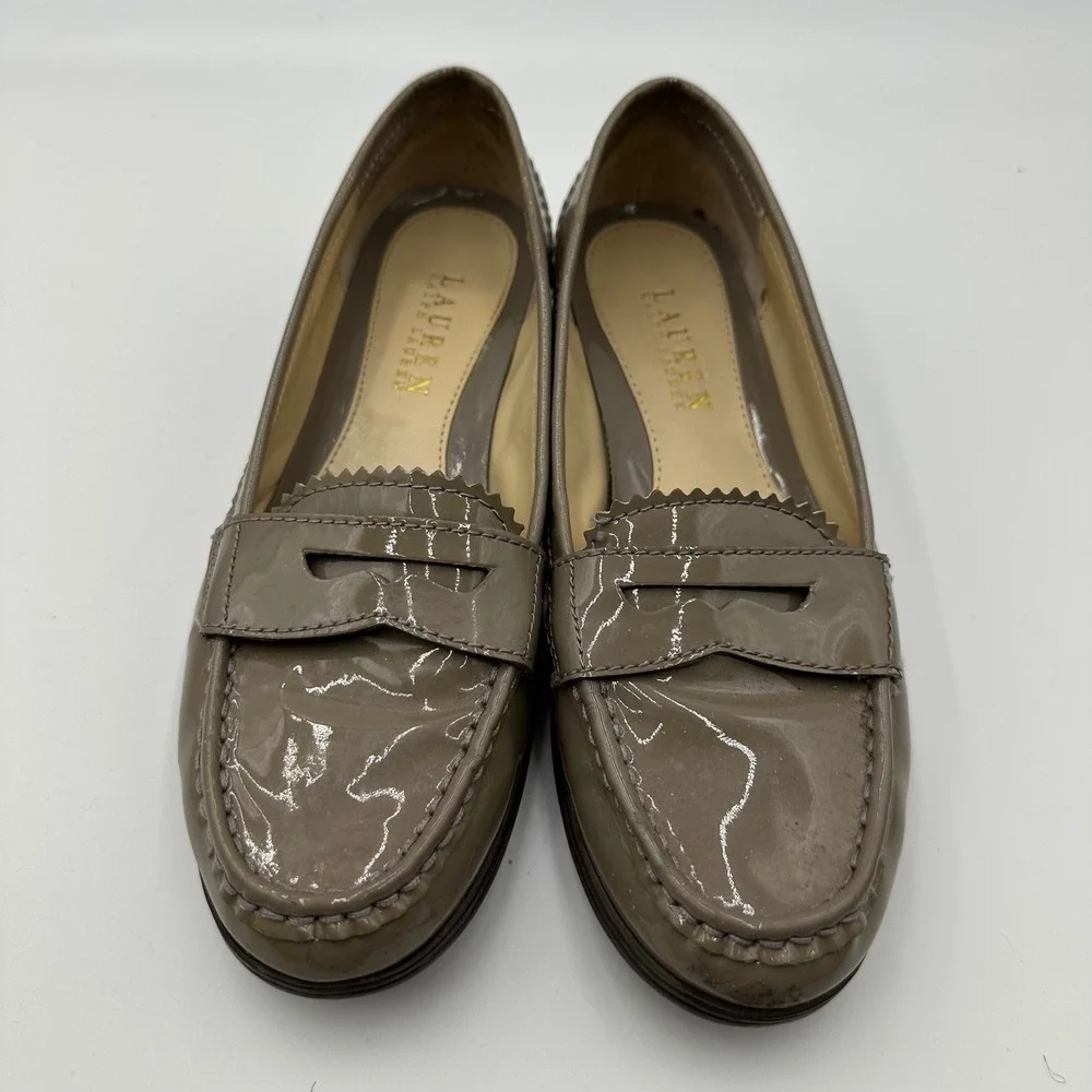 Lauren Ralph Lauren Glenda Penny Loafer 8.5B Taupe Patent Leather Pinked Trim
